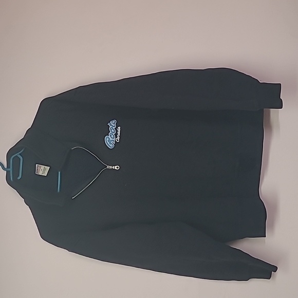 Sweatshirt - Picture 1 of 8